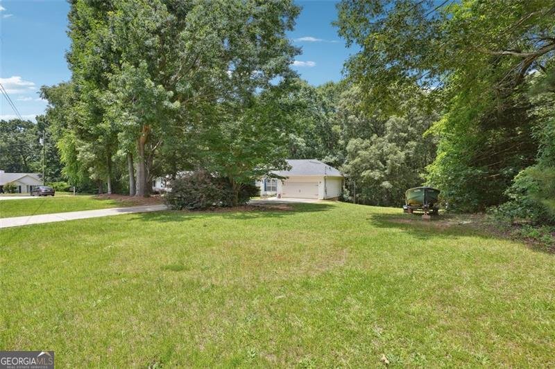 408 VICTORIA PLACE Drive Locust Grove - 26