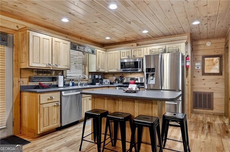 100 Black Oaks Road Cherry Log - 12
