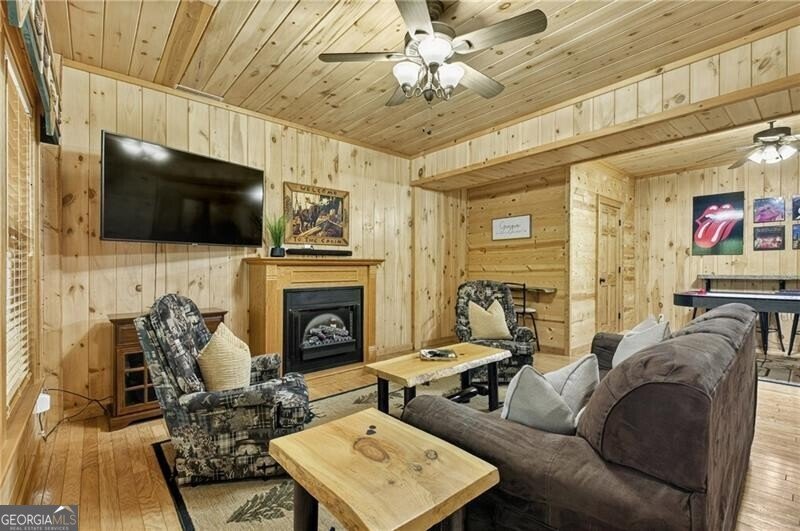 100 Black Oaks Road Cherry Log - 33