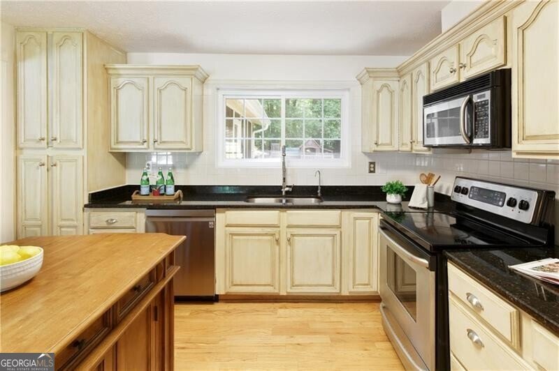9685 Cone Court Roswell - 10