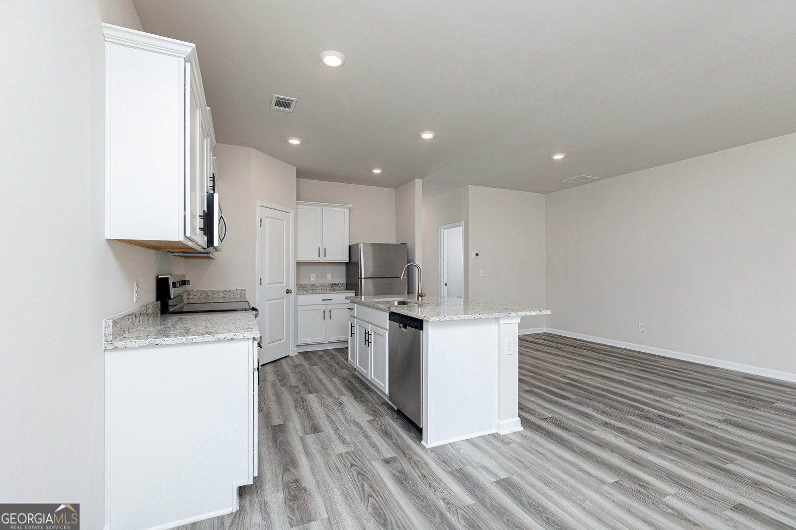 3995 Hidden River Lane Oakwood - 11