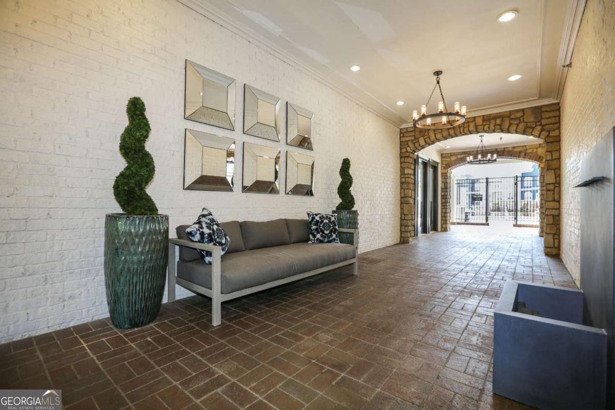 625 Piedmont Avenue Atlanta - 30