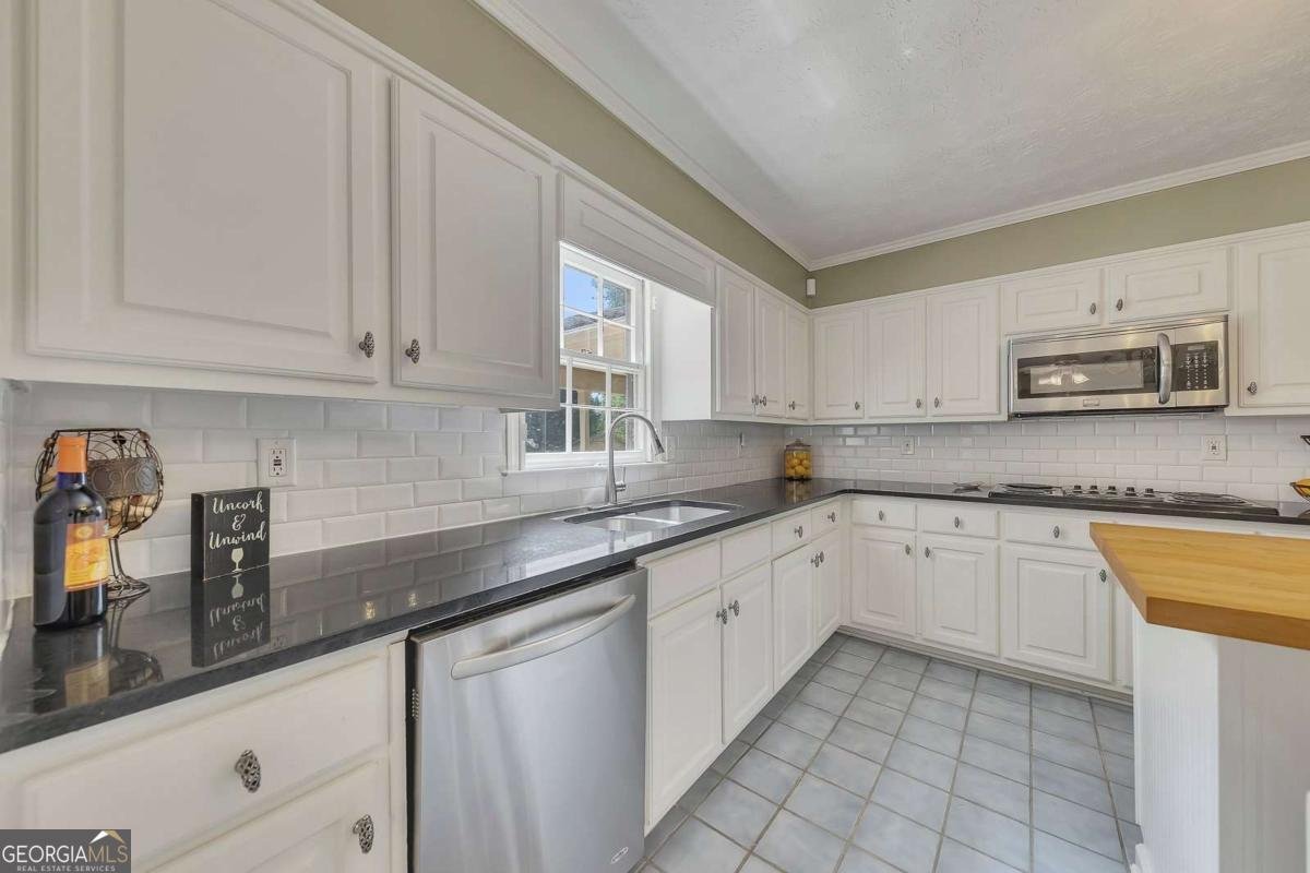 1324 Concord Circle Lilburn - 16