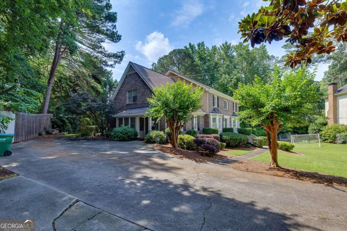 1324 Concord Circle Lilburn - 44