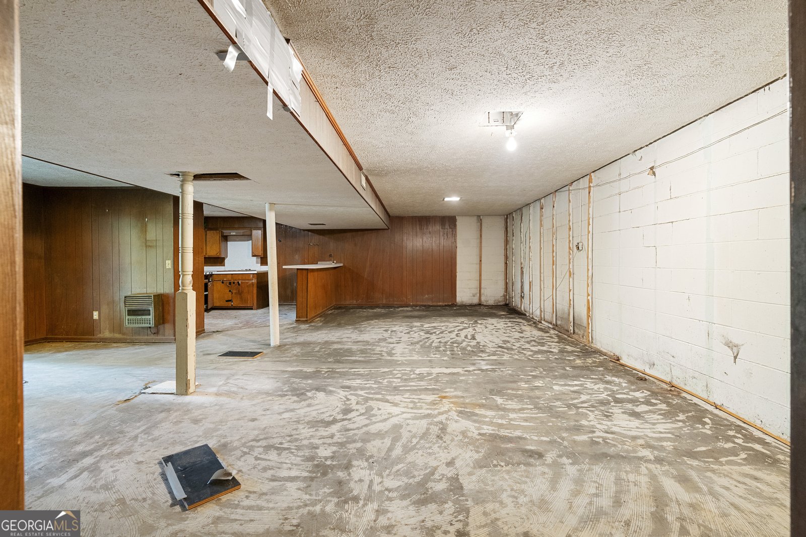 300 Dale Avenue Calhoun - 24
