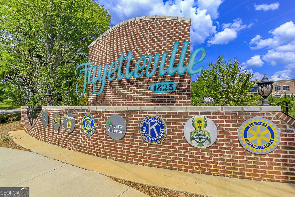 185 Discovery Lake Drive Fayetteville - 78