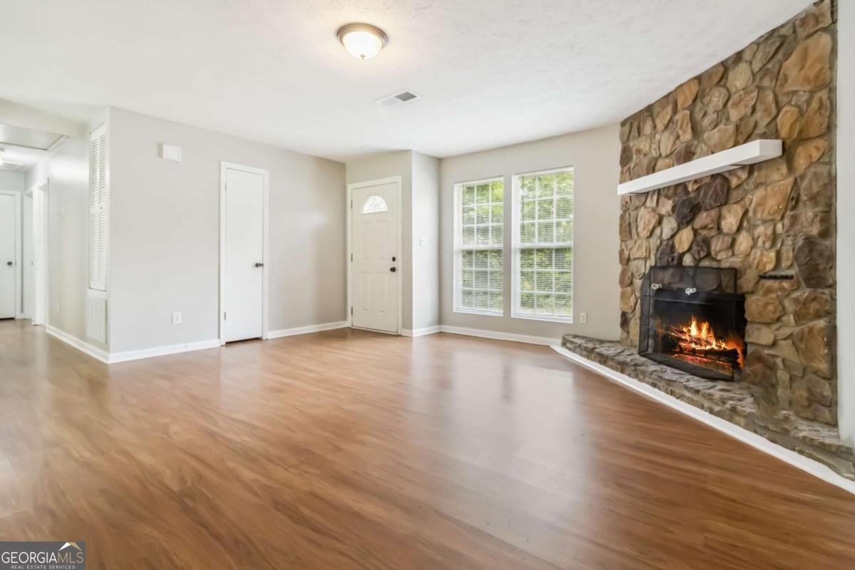 924 Sweetwater Circle Lawrenceville - 7