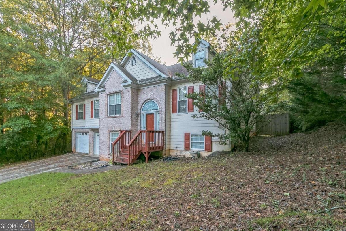 9444 Lakeview Court Douglasville - 2