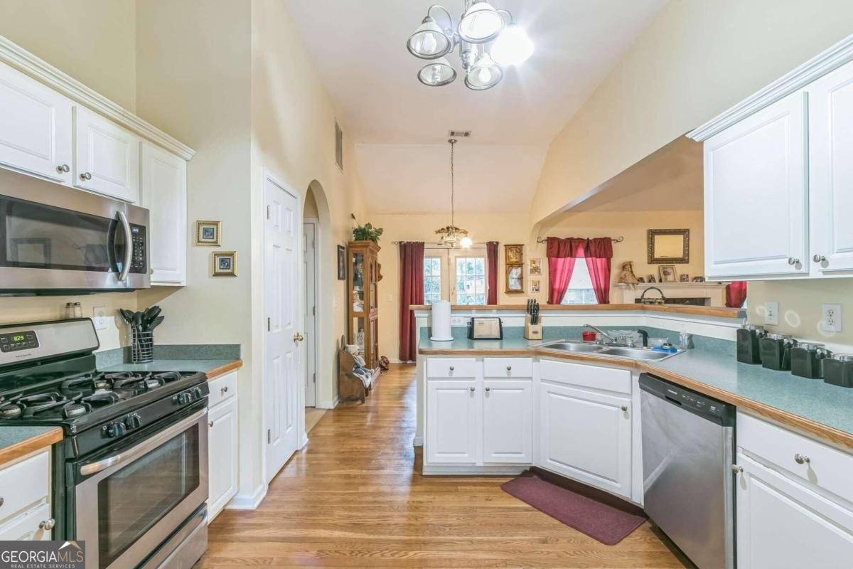 9444 Lakeview Court Douglasville - 6