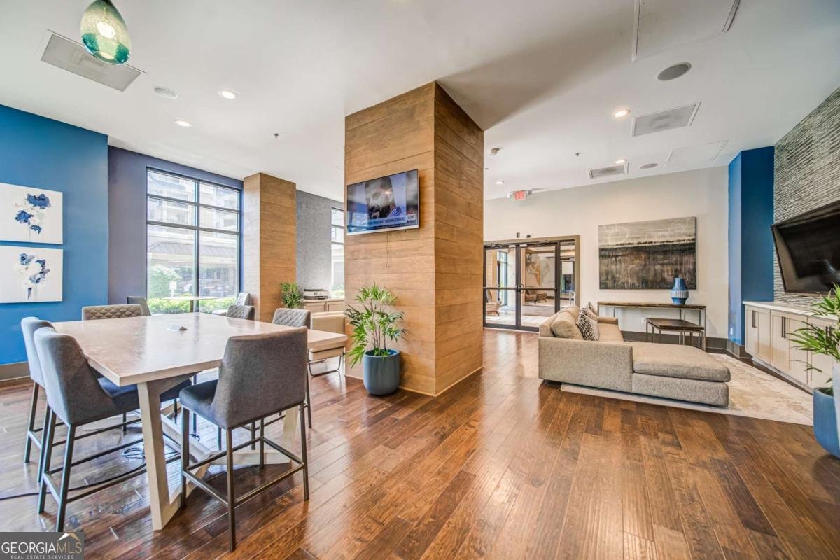 795 Hammond Drive Sandy Springs - 3