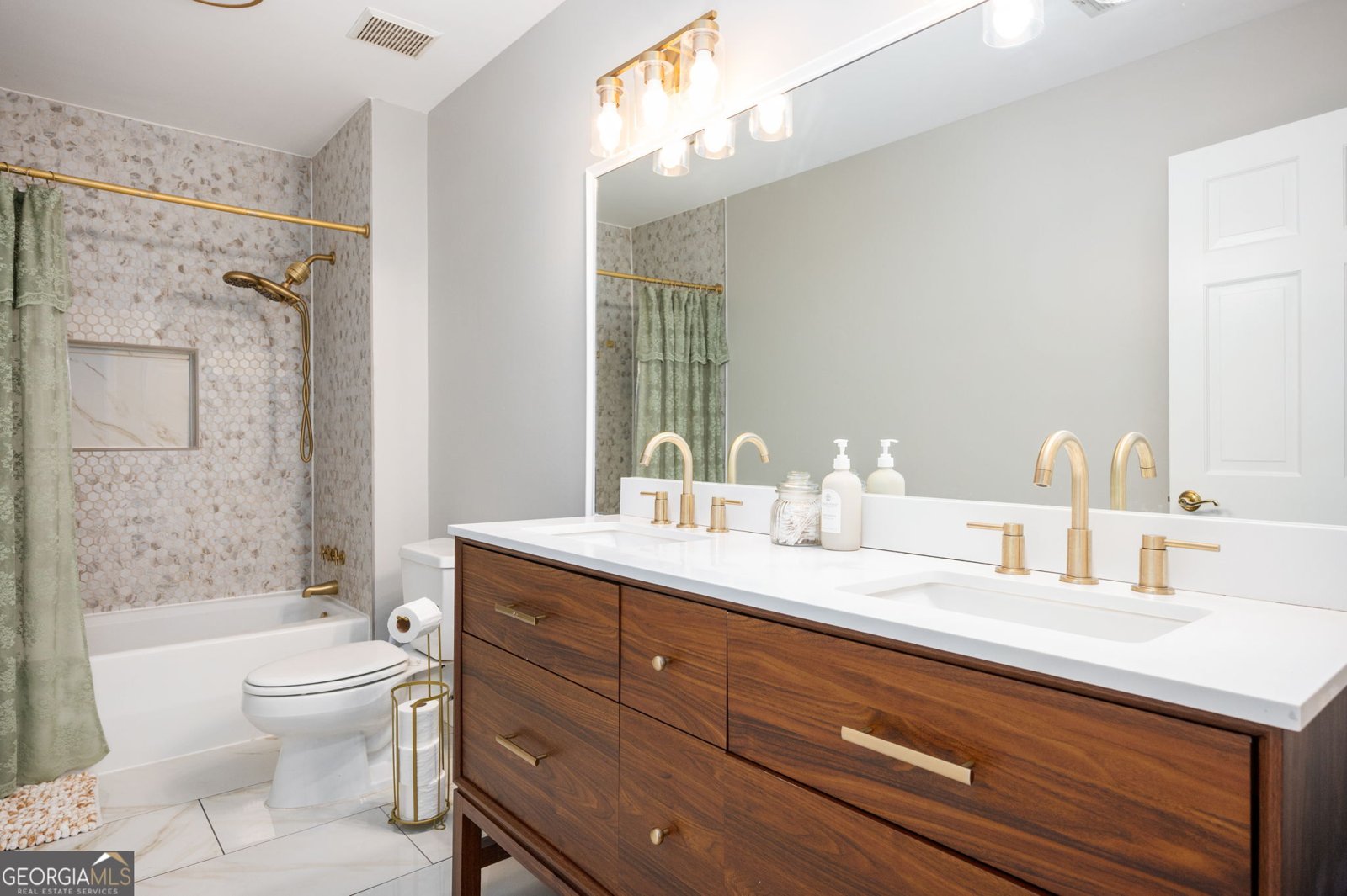 13789 Woolsey Road Hampton - 39