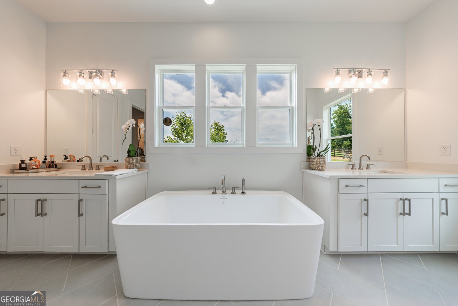 15755 Burdette Court Milton - 43