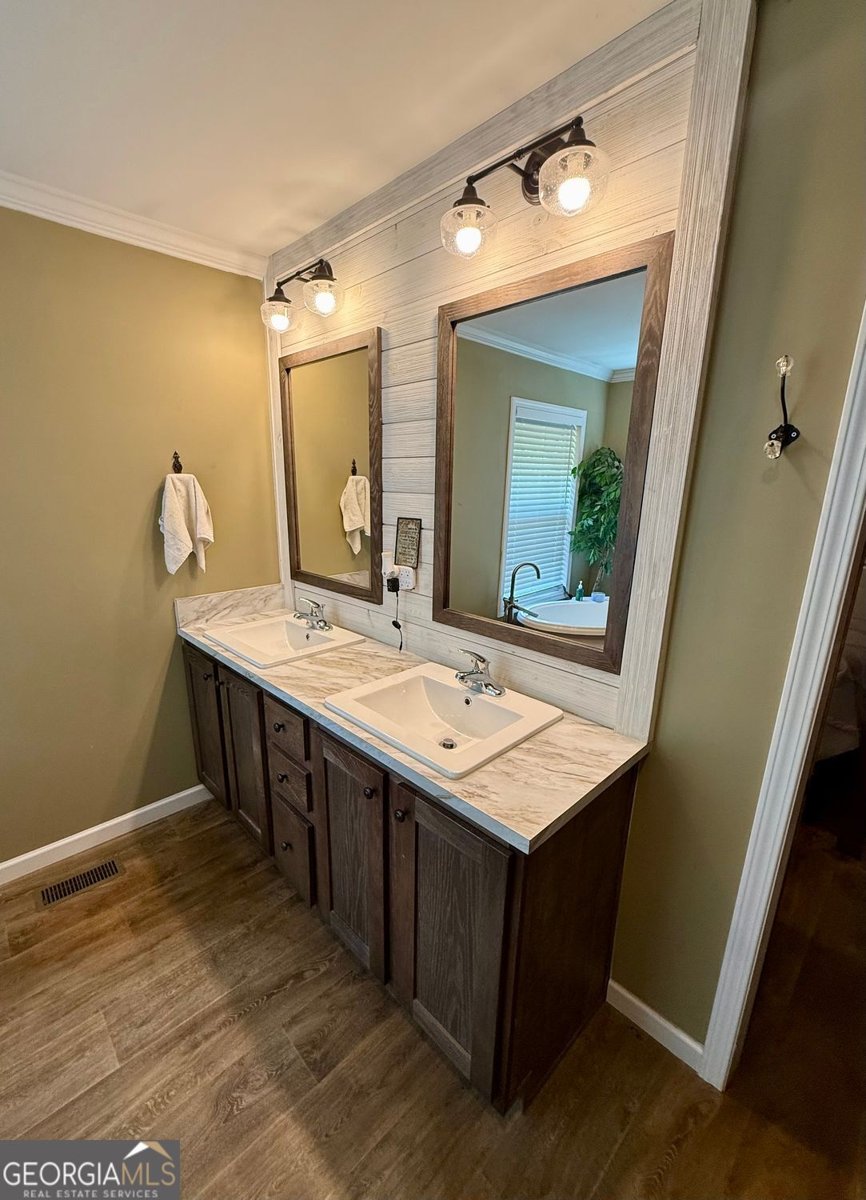 143 T South Drive Cleveland - 26