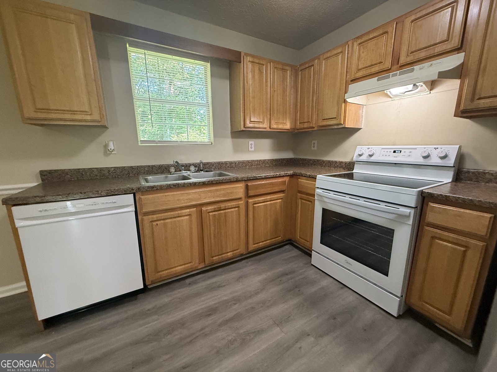 756 Glenshire Court Riverdale - 4