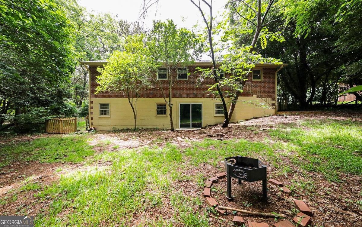 221 College Circle Athens - 12