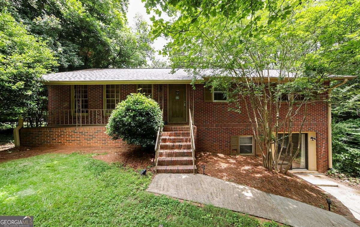 221 College Circle Athens - 19