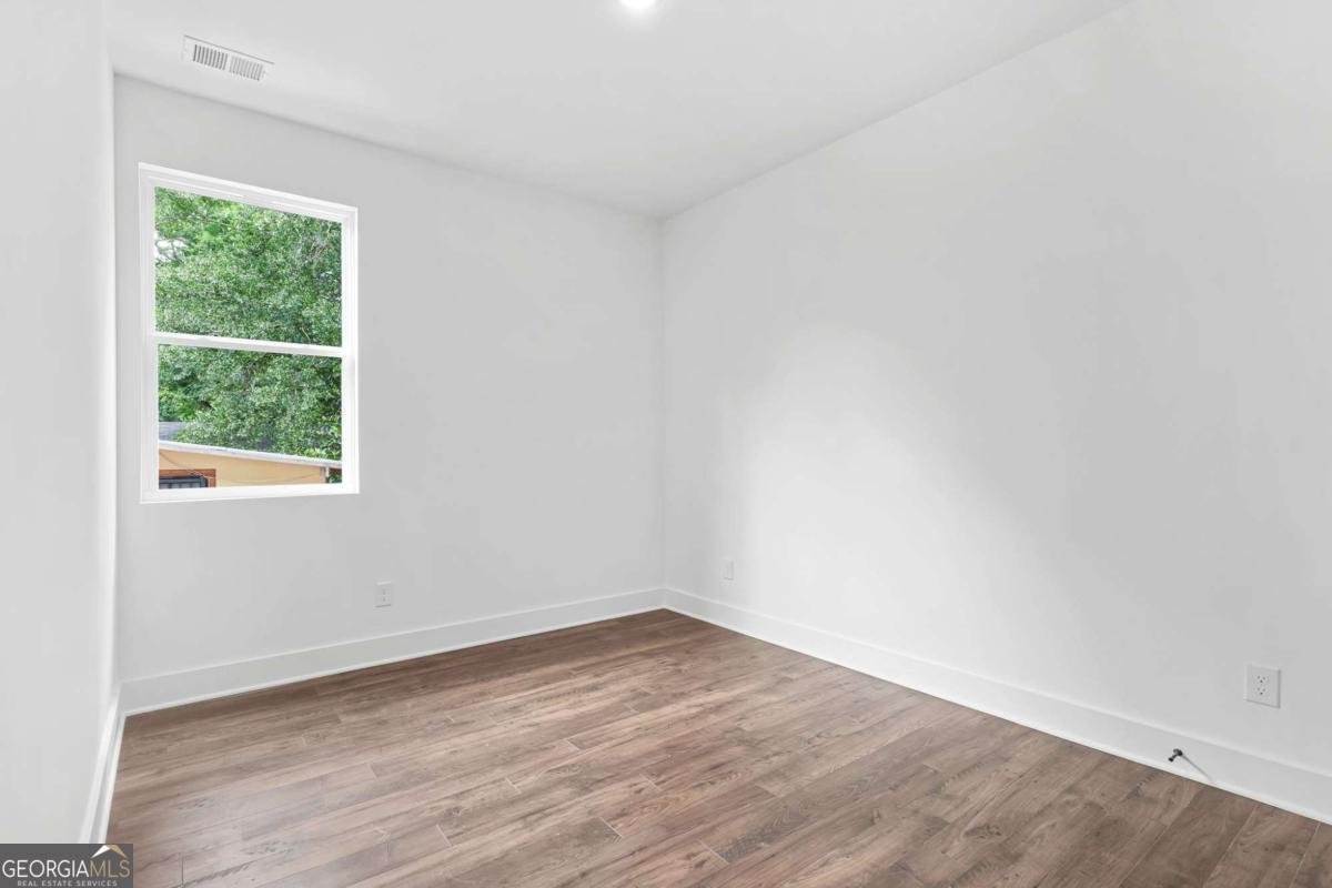 587 Woods Drive Atlanta - 30