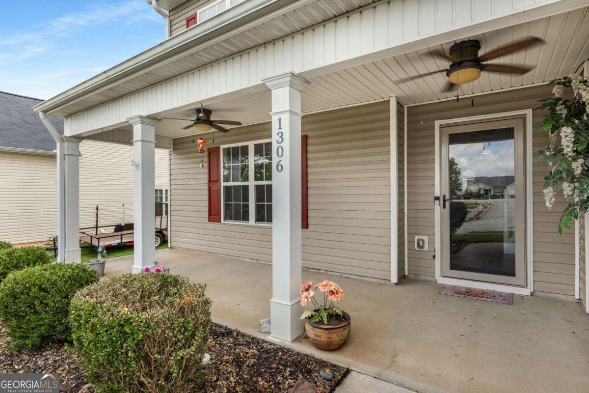 1306 Keaton Drive Winder - 2