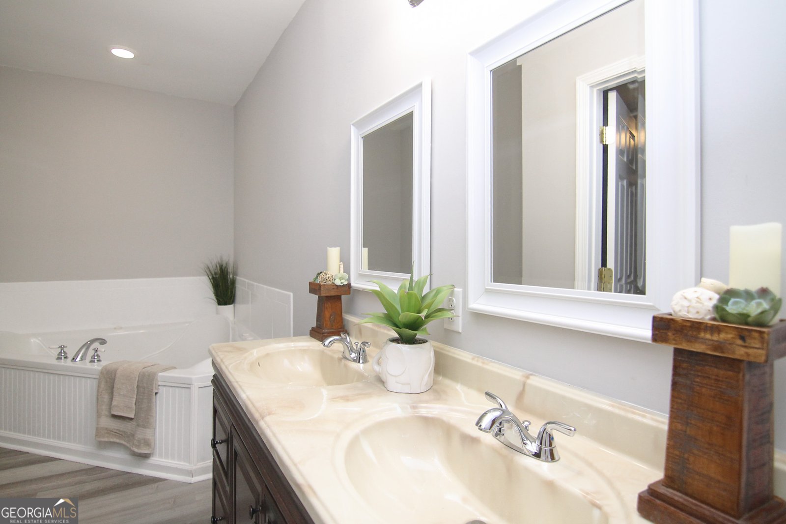100 Wilson Drive Centerville - 24