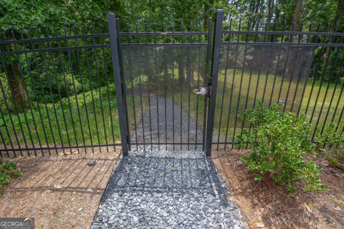 2557 Avery Park Circle Atlanta - 29