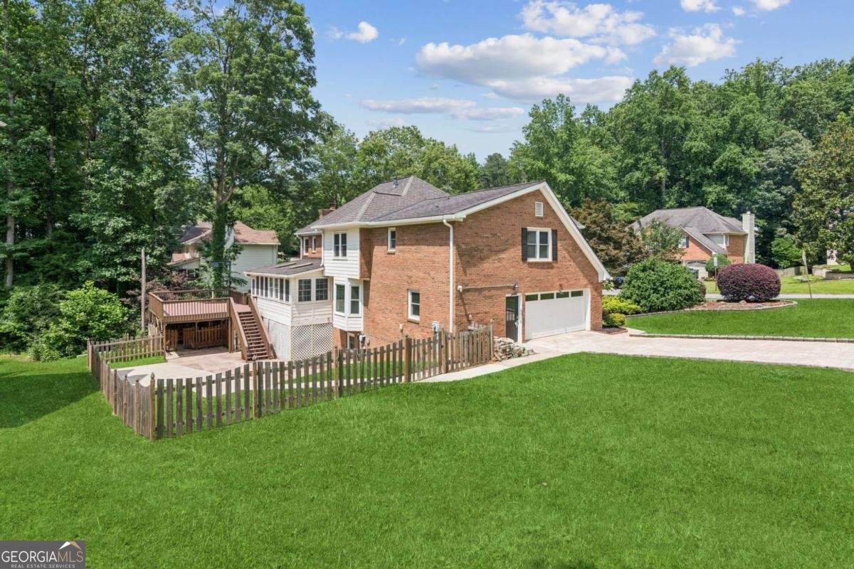 742 Maggie Court Kennesaw - 3
