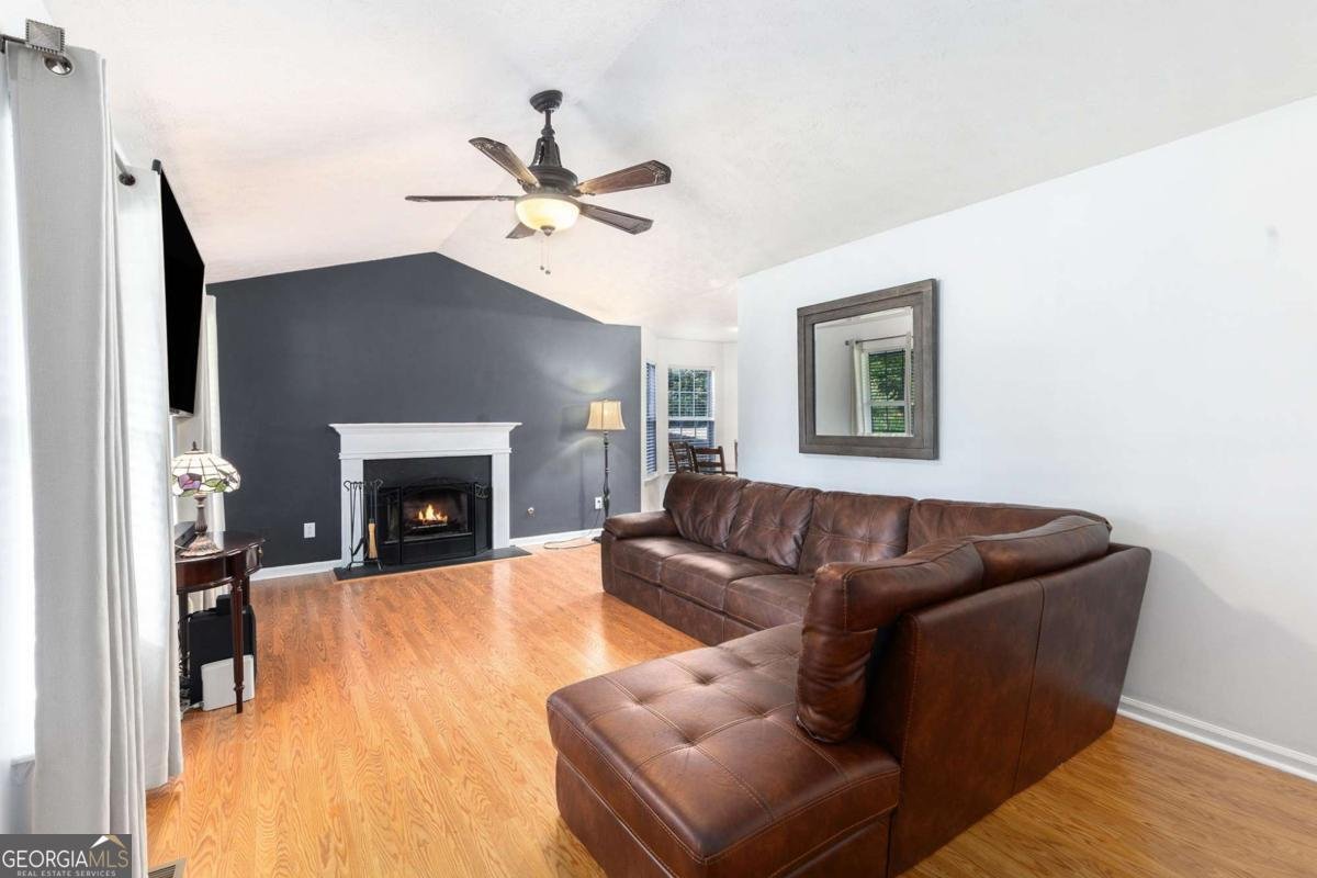 1902 Seals Road Dallas - 2