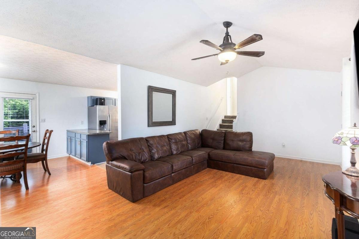 1902 Seals Road Dallas - 3