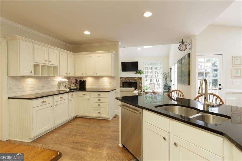 9975 Groomsbridge Road Johns Creek - 14