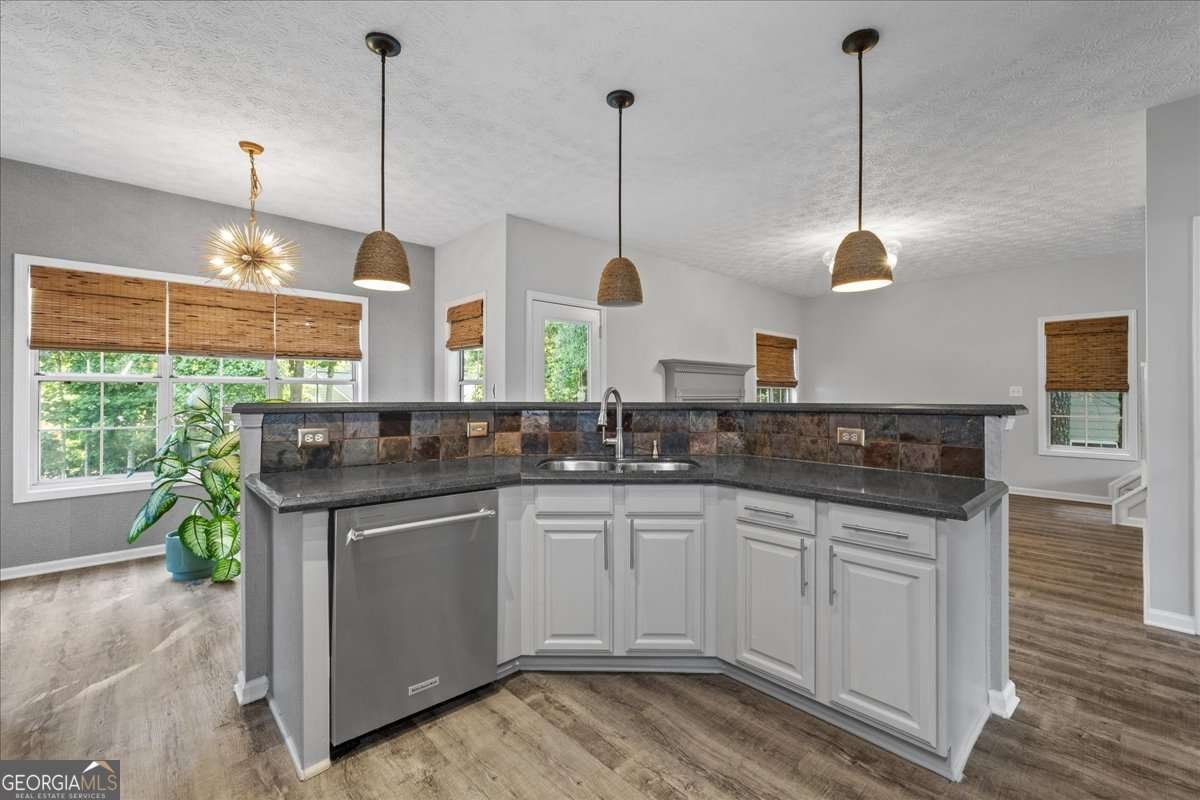 1001 Braelin Court Woodstock - 12