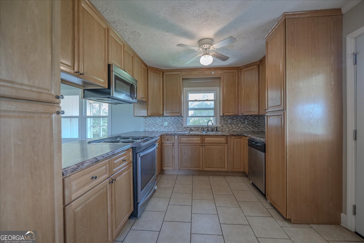 624 Perry Highway Hawkinsville - 2