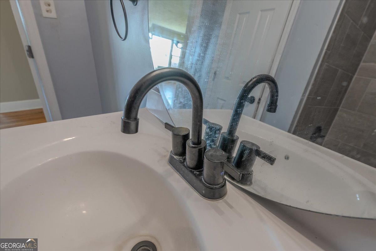 624 Perry Highway Hawkinsville - 25