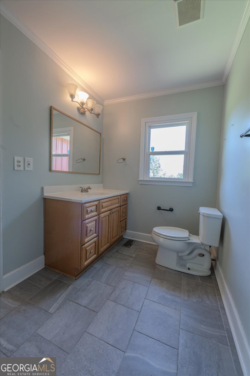 624 Perry Highway Hawkinsville - 26