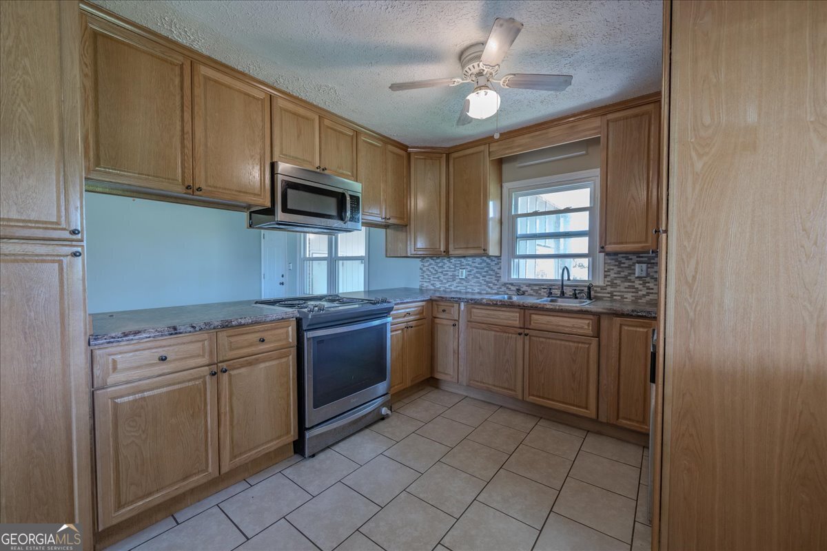 624 Perry Highway Hawkinsville - 3