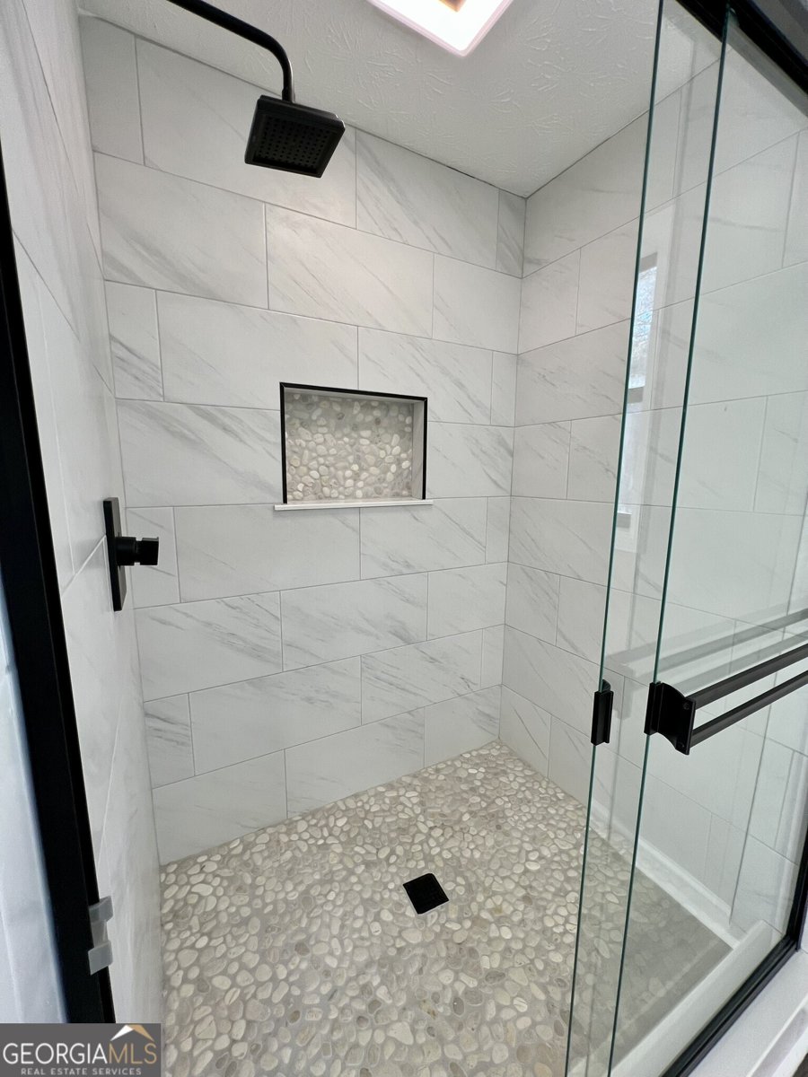 295 LAMDEN Court Lawrenceville - 18