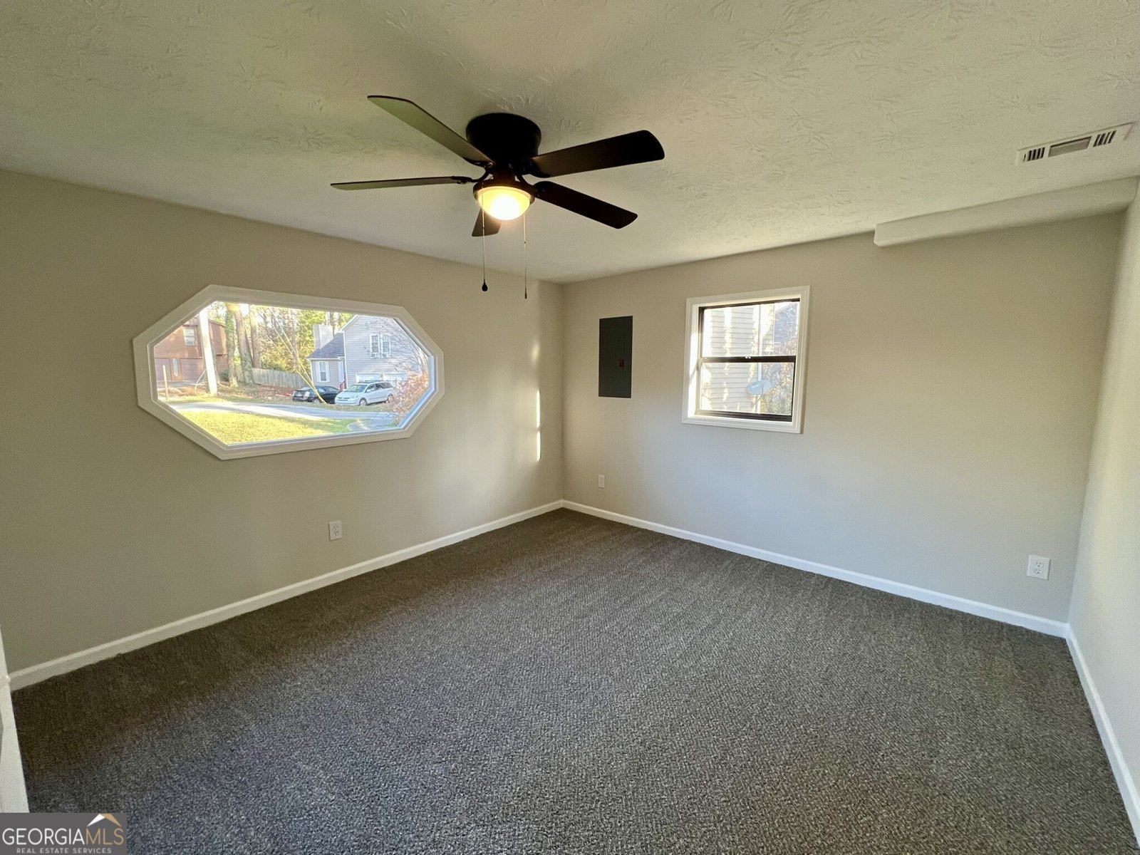 295 LAMDEN Court Lawrenceville - 21