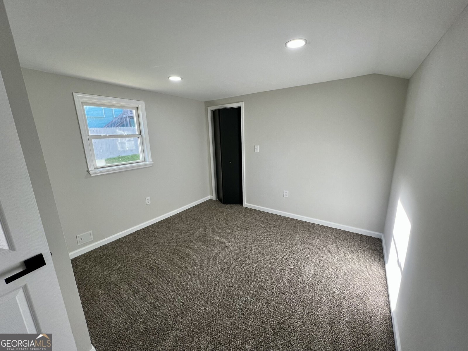 295 LAMDEN Court Lawrenceville - 25