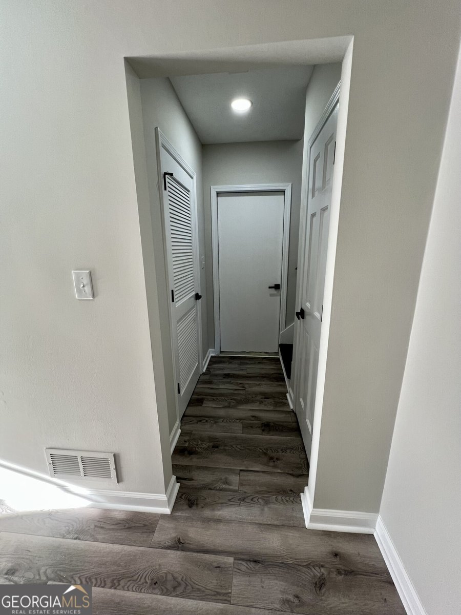 295 LAMDEN Court Lawrenceville - 29