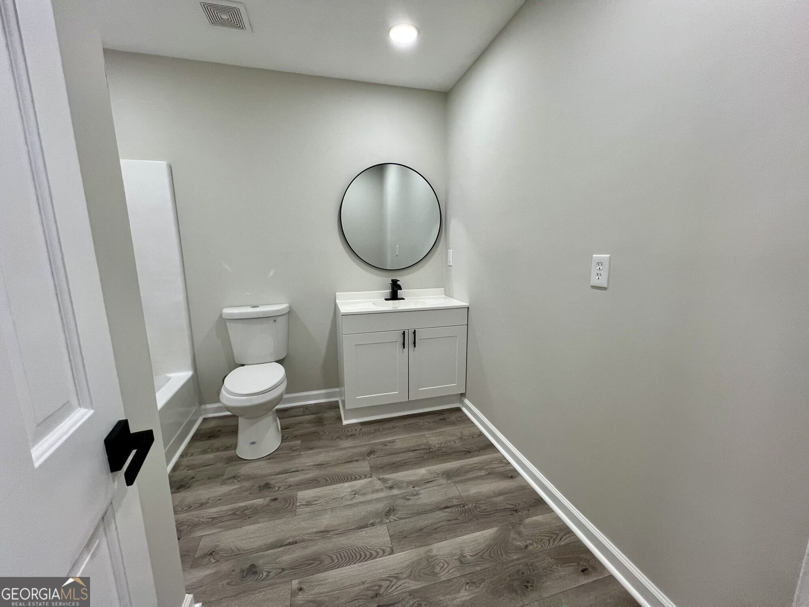 295 LAMDEN Court Lawrenceville - 32