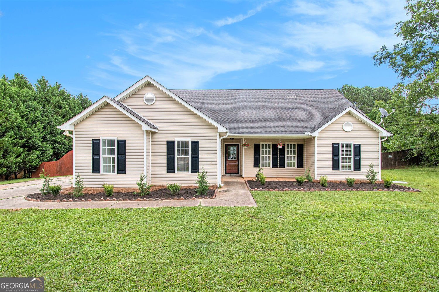 215 Nina Circle Circle Locust Grove - 1