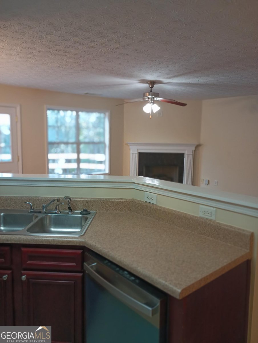 6398 Shadow Square Lithonia - 9
