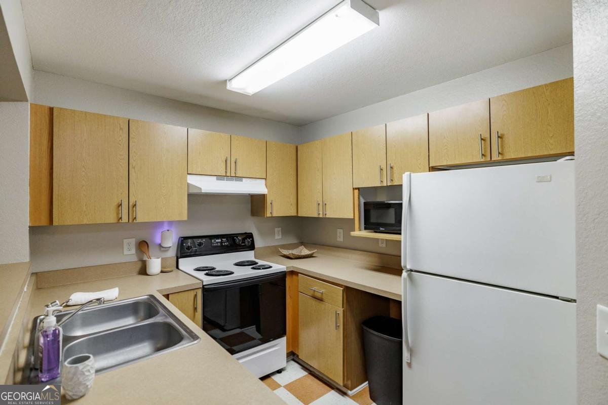 211 North Avenue Athens - 10
