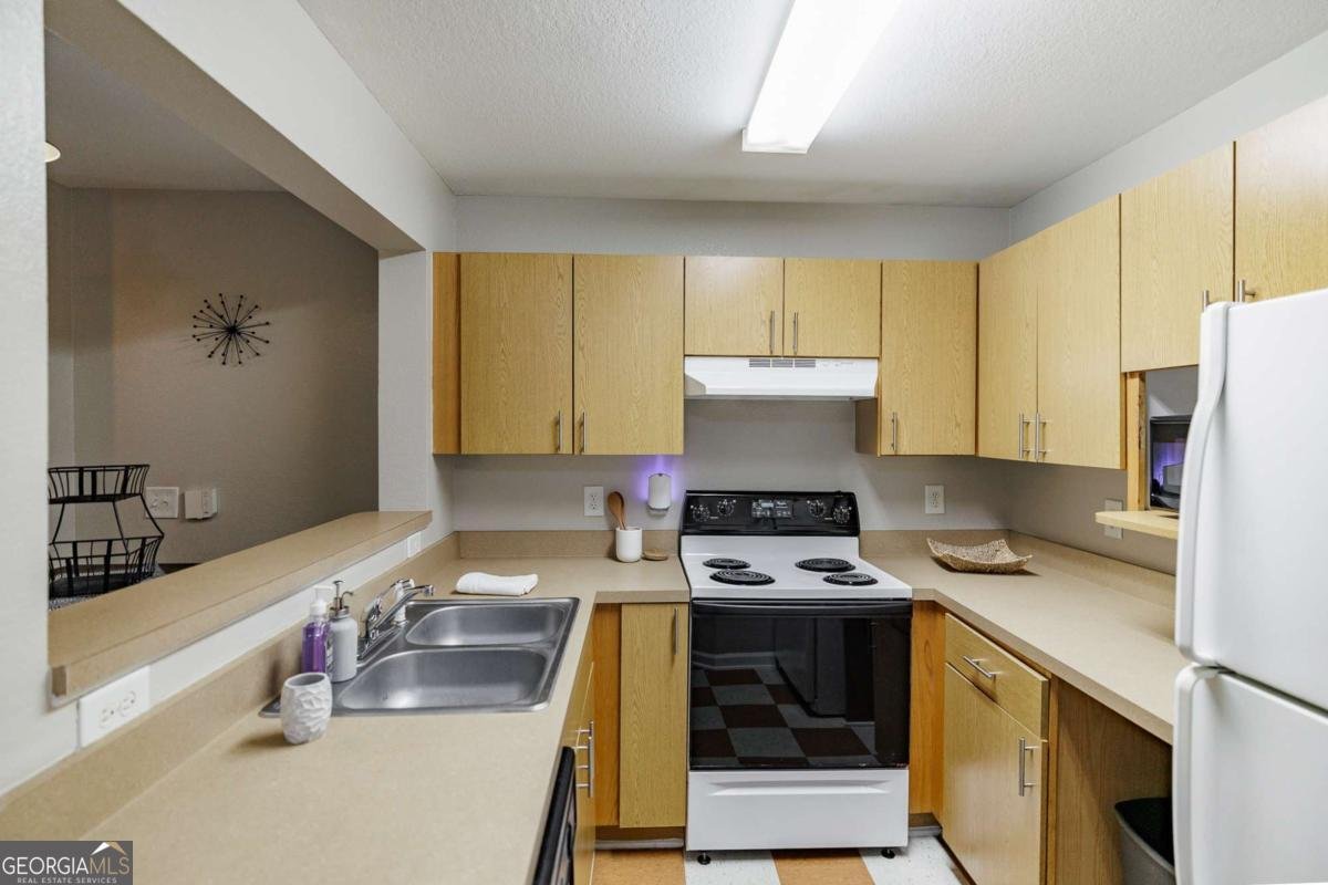 211 North Avenue Athens - 11