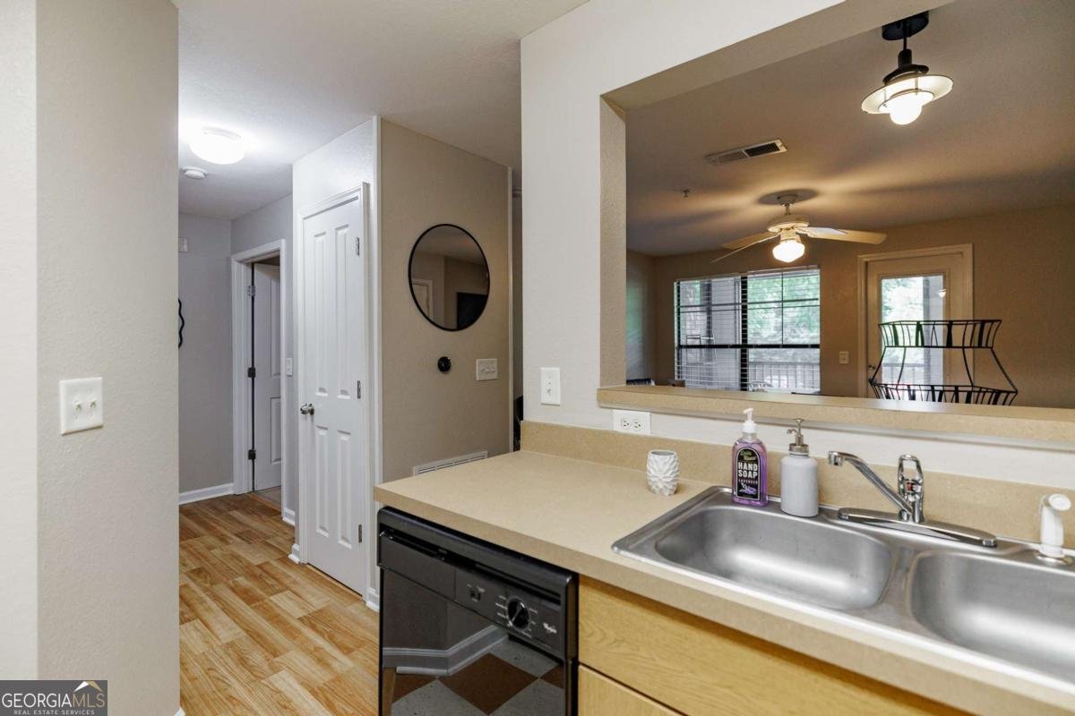 211 North Avenue Athens - 12