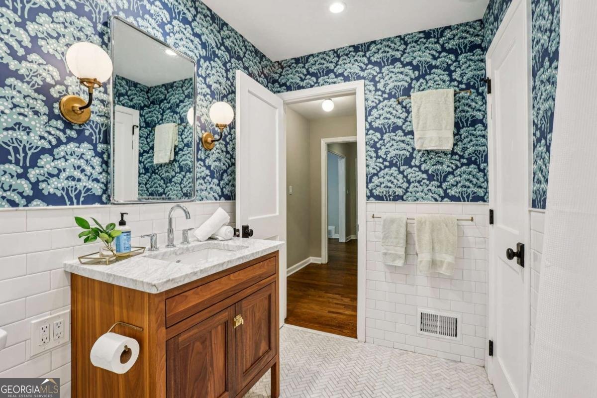 2233 Clairmont Road Atlanta - 13