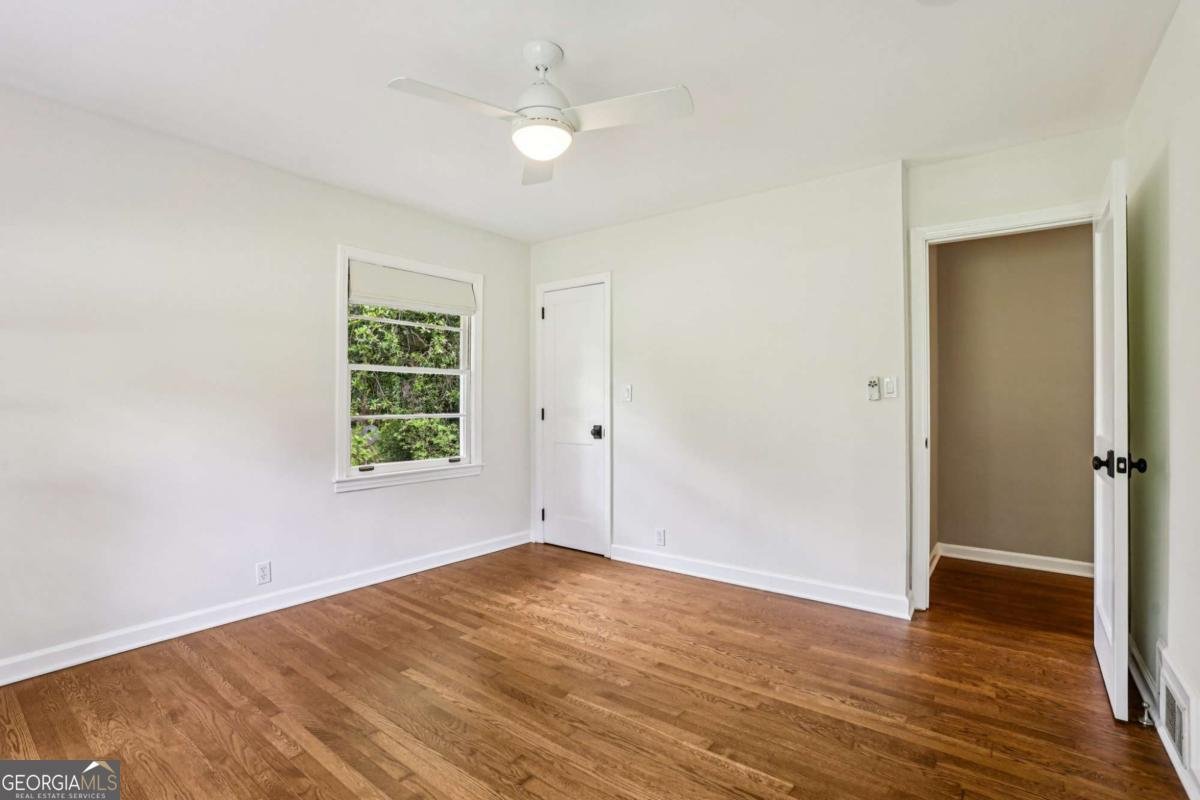 2233 Clairmont Road Atlanta - 16