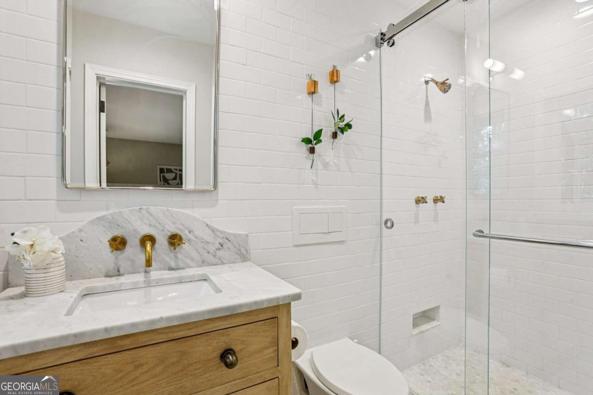 2233 Clairmont Road Atlanta - 22