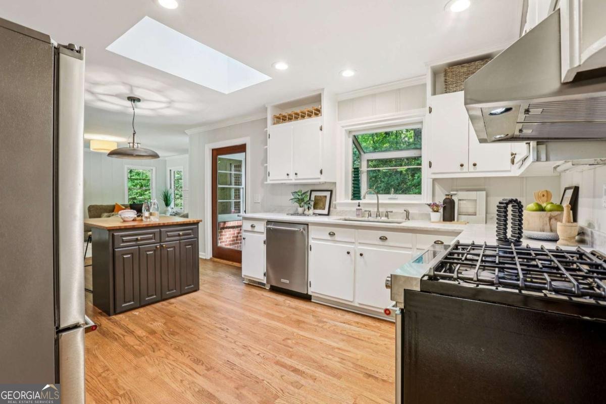 2233 Clairmont Road Atlanta - 9