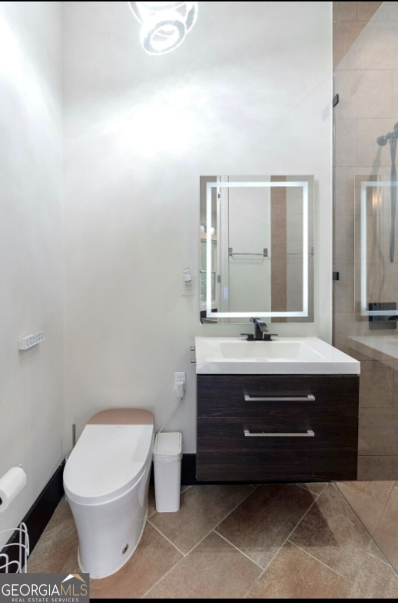 2401 Greenglade Road Atlanta - 22