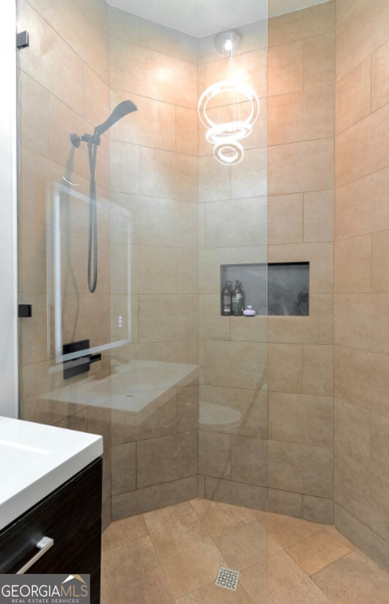 2401 Greenglade Road Atlanta - 25