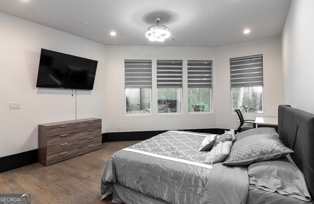 2401 Greenglade Road Atlanta - 27